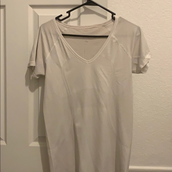 Lululemon shirt - Picture 1 of 3